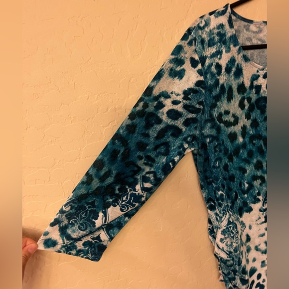 Chico’s Teal Cheetah & Baroque Print Knit Top - Picture 7 of 11